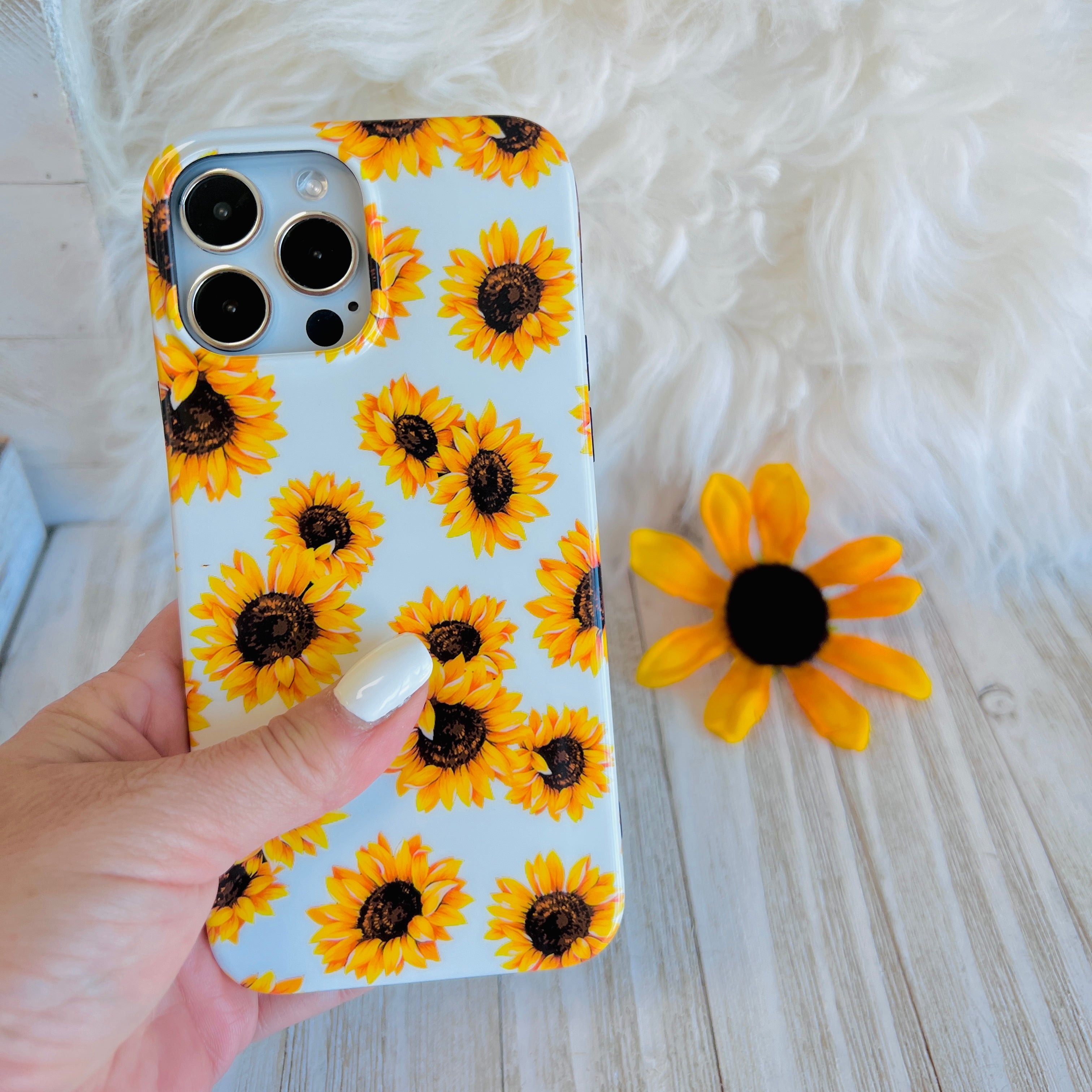 Cute Checkered Flowers Phone Case for iPhone 11, 12, 13, 14, Pro